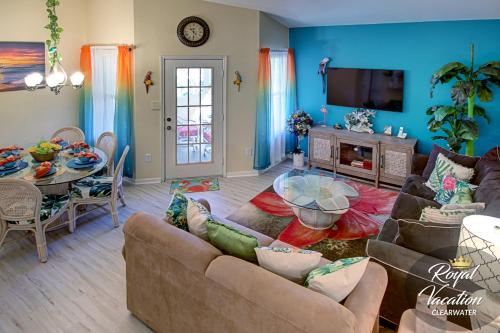 Royal Tropical at Avalon Clearwater Pool & Free Parking 10 Min Drive to Clearwater Beach — 4-Star Luxury Hotel in Clearwater, United States