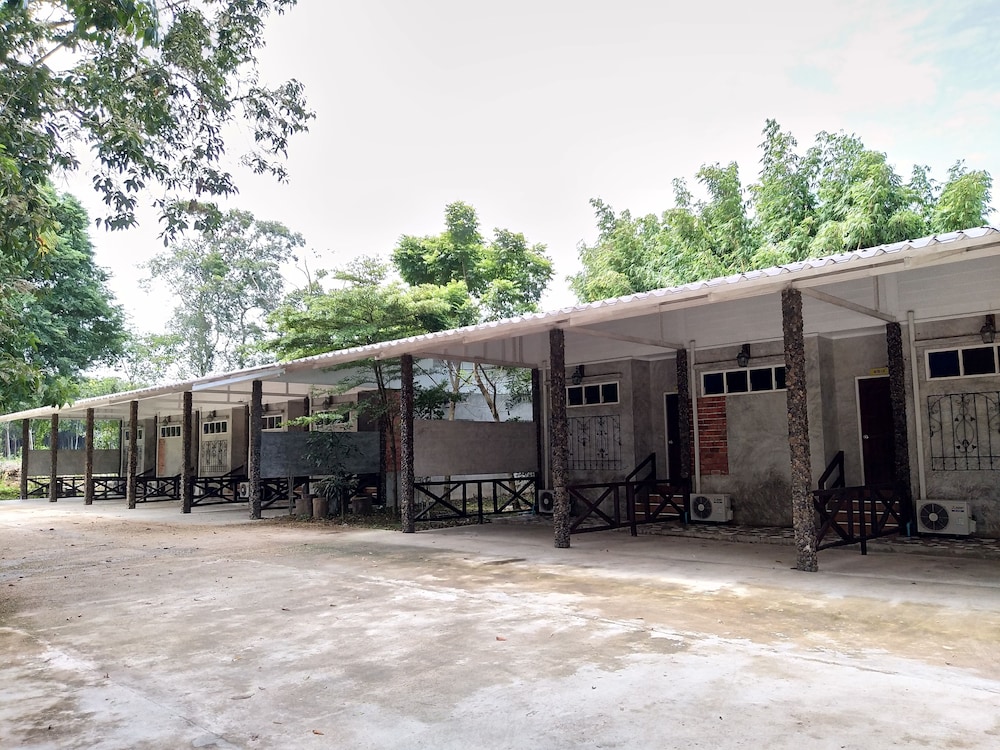 Chanthaburi Garden Hotel in Tha Mai, Thailand