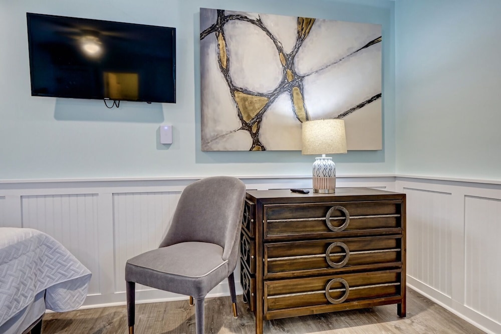 Loggerhead Inn and Suites - photo 10