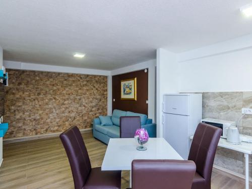 Apartments Paula One Bedroom Apartment with Shared Terrace