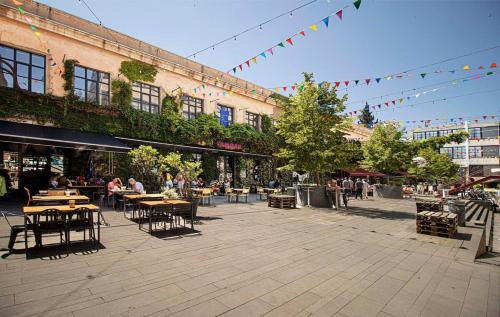 Chic 3BR Apt Near Fabrika By Wehost