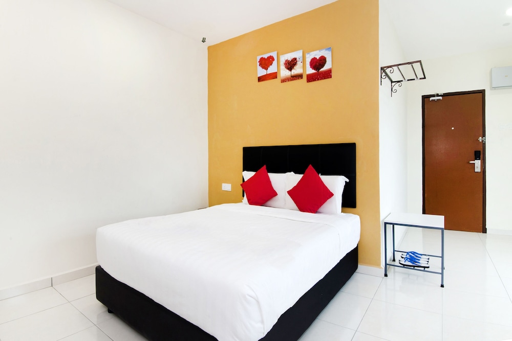 Central Hotel — hotel in Bahau