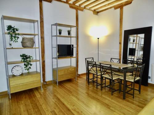 Apartamento con encanto junto a la Plaza Mayor — 4-Star Luxury Hotel in Madrid, Spain