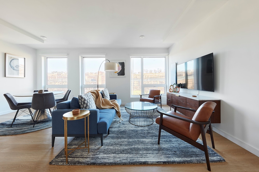 Stylish 2 Br W Roof Deck Access Mins To Nyc 17656269 — Hoboken