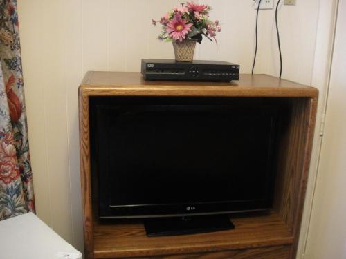 California Motel - photo 22