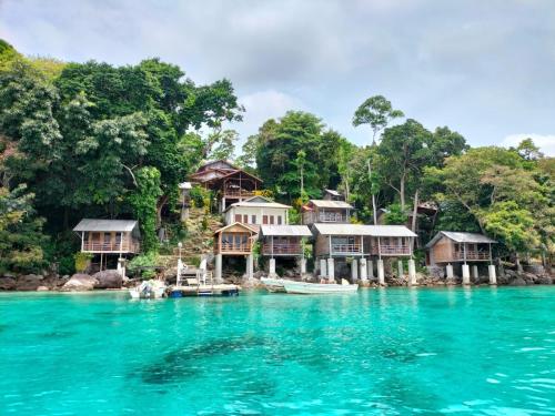 Olala Bungalows And Restaurant — Sabang