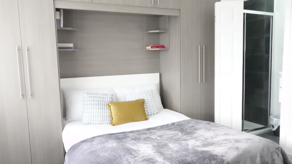 Grand Airport Ensuites in West Drayton, United Kingdom