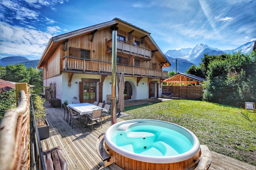 Gite L'éterlou — 4-Star Luxury Hotel in Saint-Gervais-Les-Bains, France