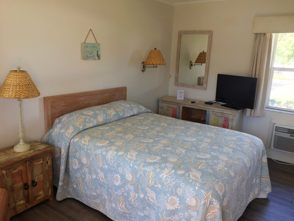 Surf Studio Beach Resort - photo 7