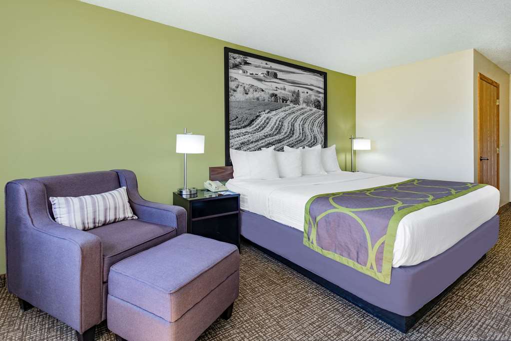 Emmetsburg Hotel and Suites - photo 25