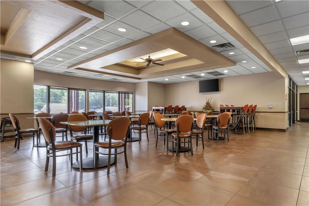Best Western Plus Cimarron Hotel & Suites - photo 9