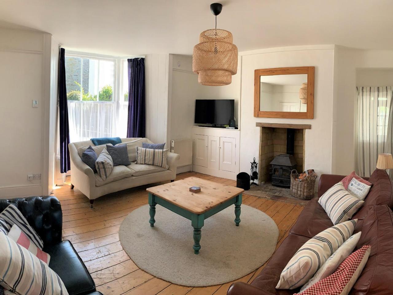 Hillside — 4-Star Luxury Hotel in None, United Kingdom