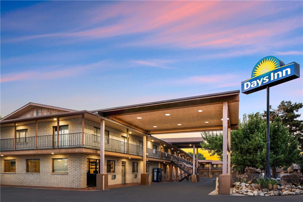 Days Inn by Wyndham Cortez - photo 6