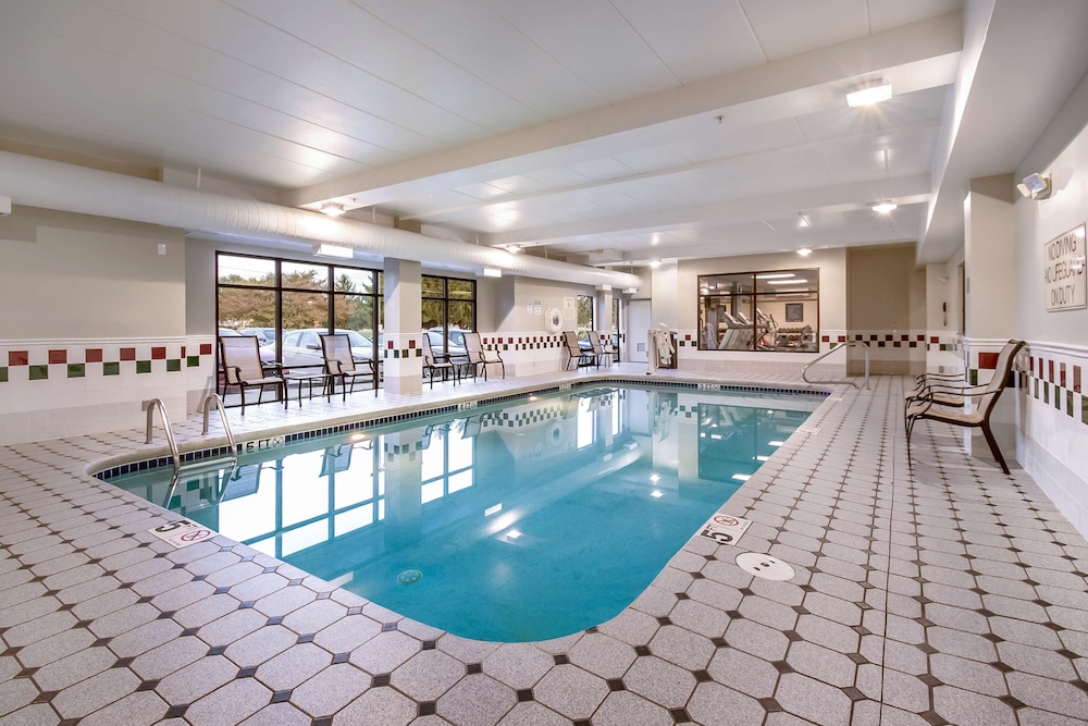 Hampton Inn Columbus West - photo 12