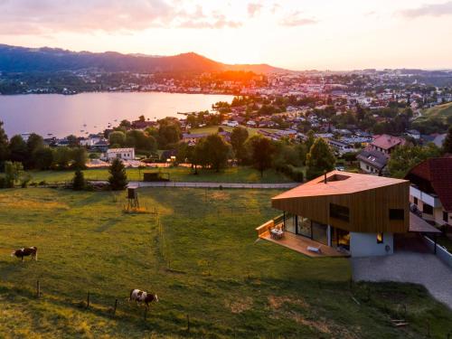 Haus Moosberg Erholung bei Seeblick und Ruhe — 4-Star Luxury Hotel in Gmunden, Austria