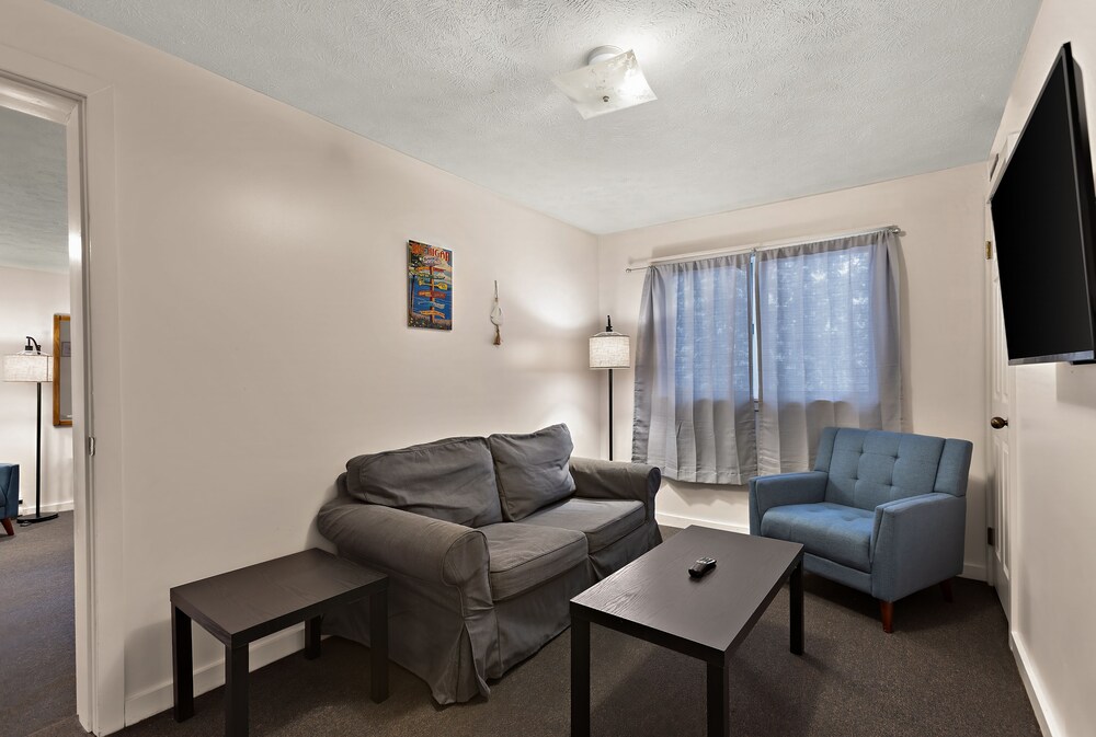 Traverse Bay Inn - photo 14