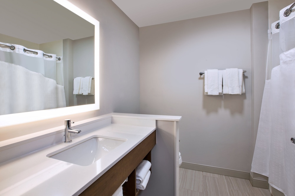 Holiday Inn Express & Suites Wooster by IHG - photo 17