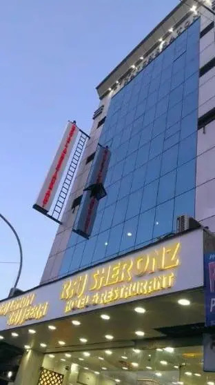 Hotel Raj Sheronz in Ganganagar, India