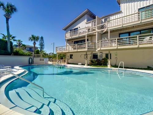 Beachfront with large deck Pool Sea Dunes Sailfish A3 — Edgewater — photo 3
