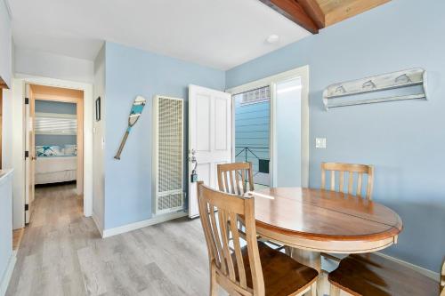 318CL Upper 318 Claressa Ave Upper — Avalon — photo 4
