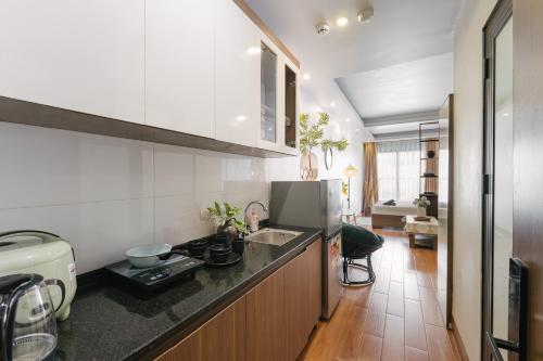 Ann Studio bacony kitchen — 4-Star Luxury Hotel in Hanoi, Vietnam