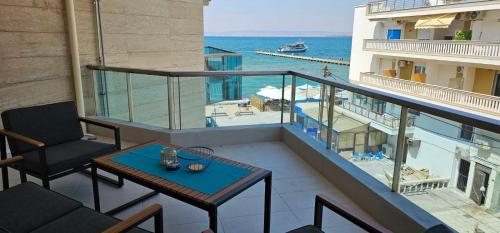 Riviera Apartment — 4-Star Luxury Hotel in Peraia, Greece
