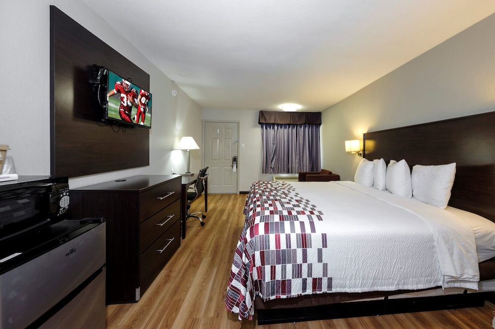 Red Roof Inn Arlington Entertainment District - photo 7