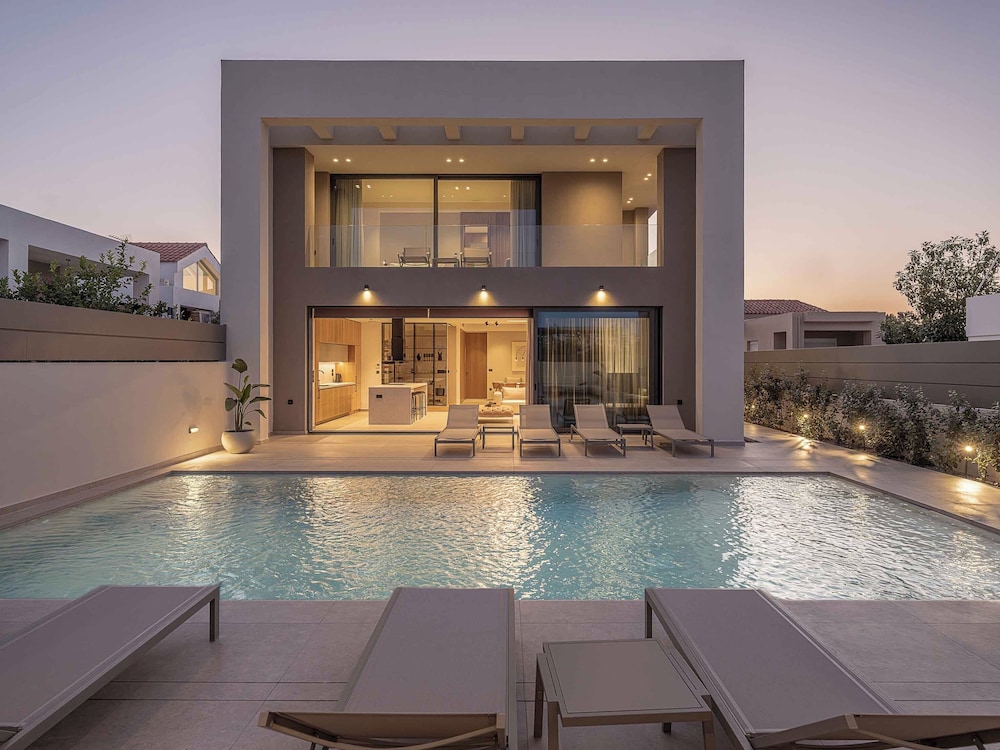 Sancy Luxury Villa — 4-Star Luxury Hotel in Chania, Greece