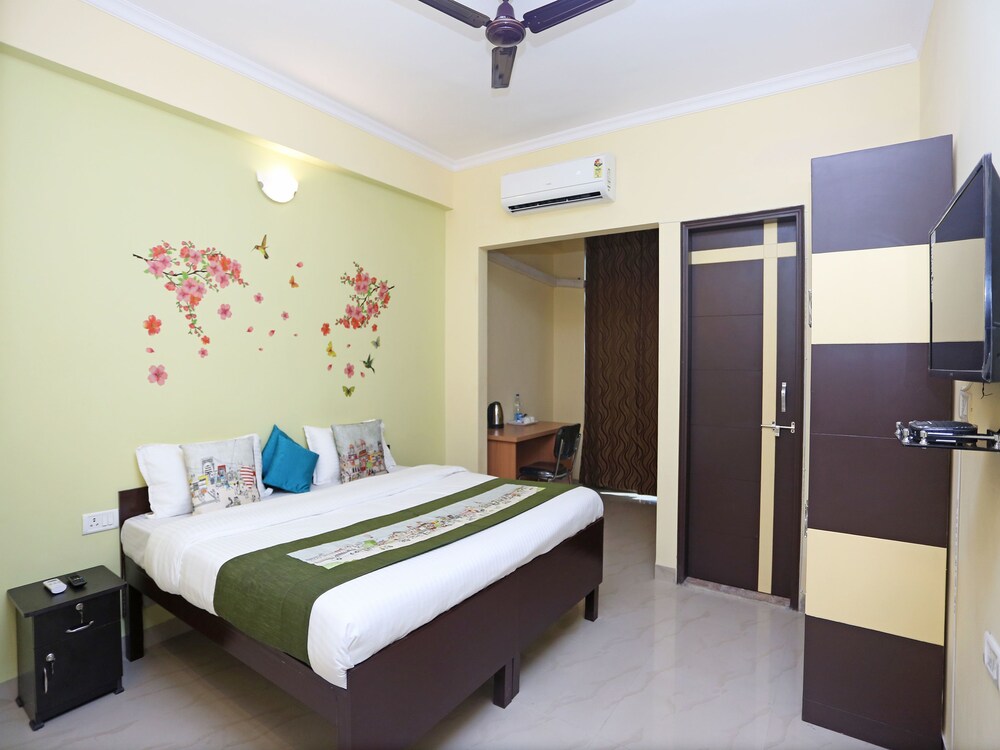 Oyo 9461 Sector 56 - last minute hotel in Gurgaon