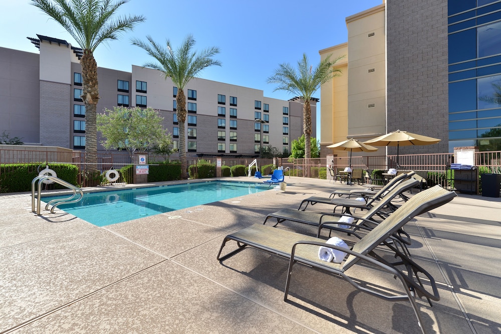Hampton Inn & Suites Phoenix Gilbert - photo 71