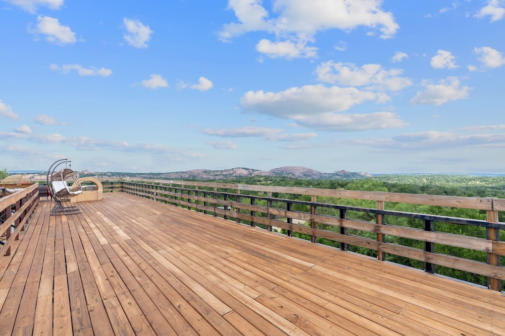 Trois Estate at Enchanted Rock - photo 11