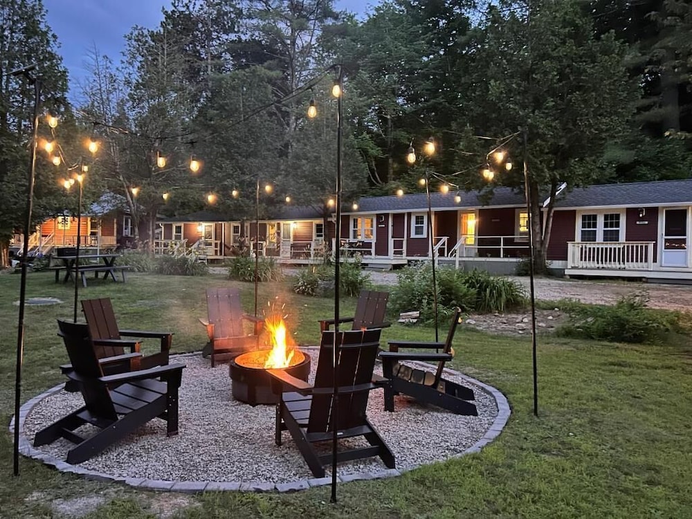The Aurora Inn & Cottages — hotel in Bartlett
