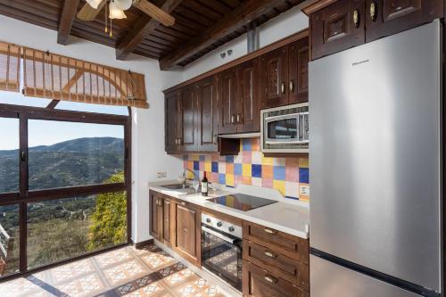 Villa Cortijo El Amigo — 4-Star Luxury Hotel in Torrox, Spain