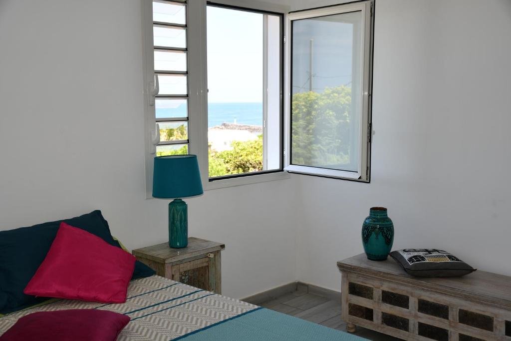 Moringa 4 À 6 Personnes Piscine Et Vue Magnifique — 4-Star Luxury Hotel in Saint-Pierre, Réunion