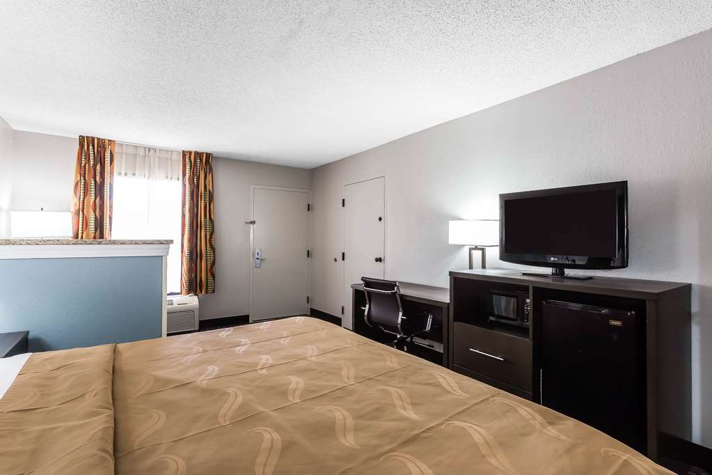 Quality Inn & Suites Mooresville Lake Norman - photo 11