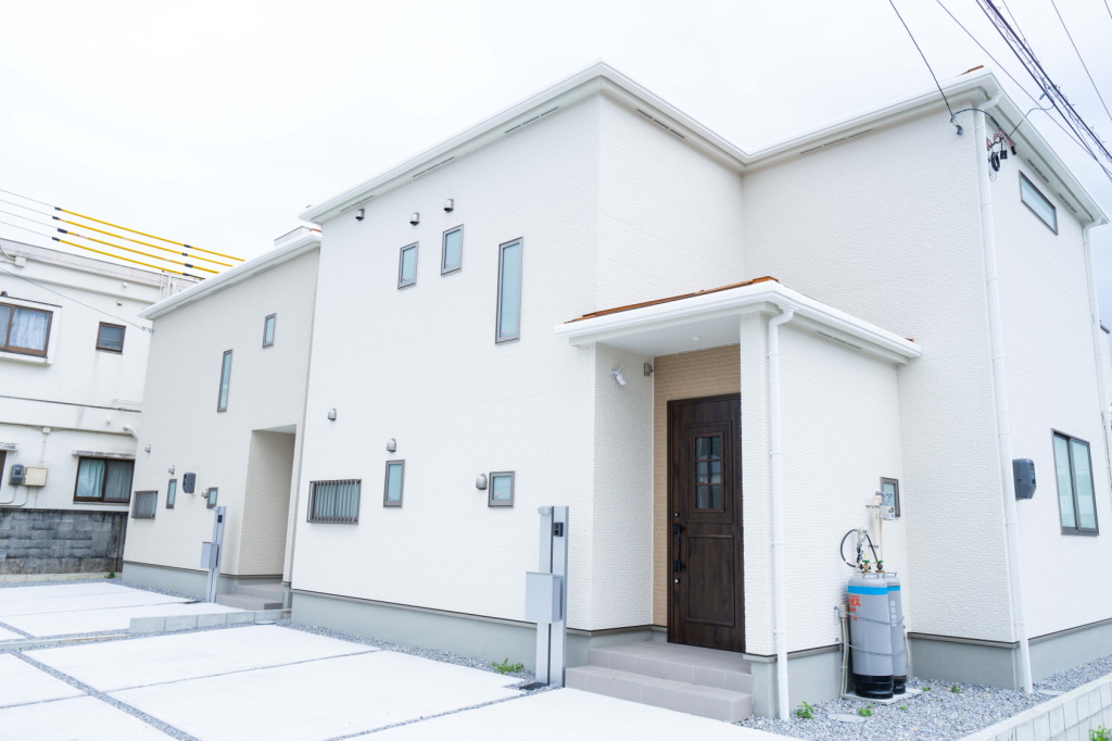 Okinawa Beach House Golden Drop S — 4-Star Luxury Hotel in Ishikawa, Japan