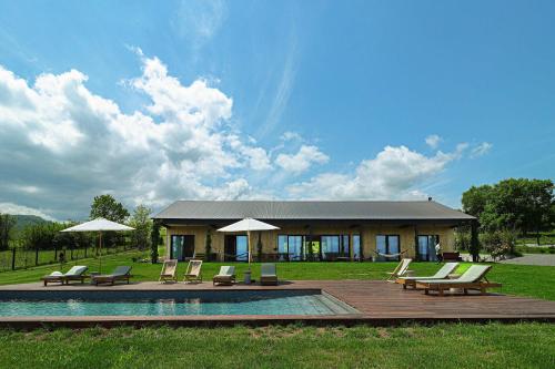 Modern Villa with Pool & Mountain Views by Wehost