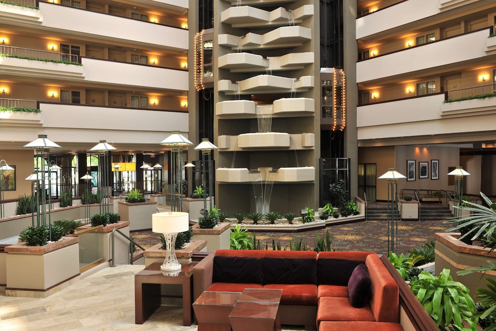 Embassy Suites Hotel Des Moines Downtown - photo 3