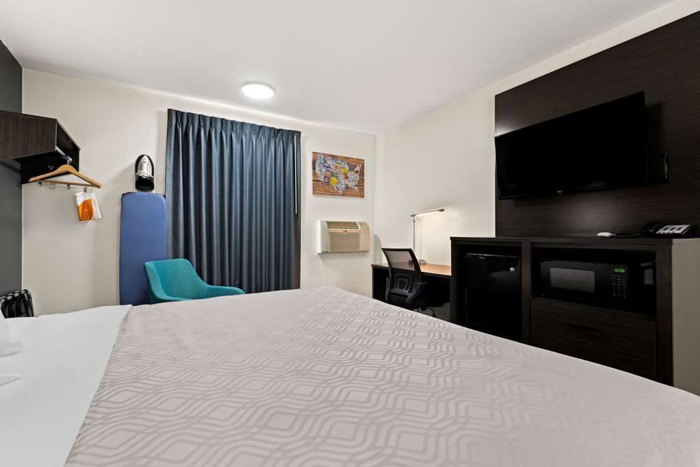 Econo Lodge Dumas - photo 8