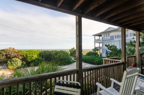 Breezeland #1 Lower by Bryant Real Estate in Wrightsville Beach, United States