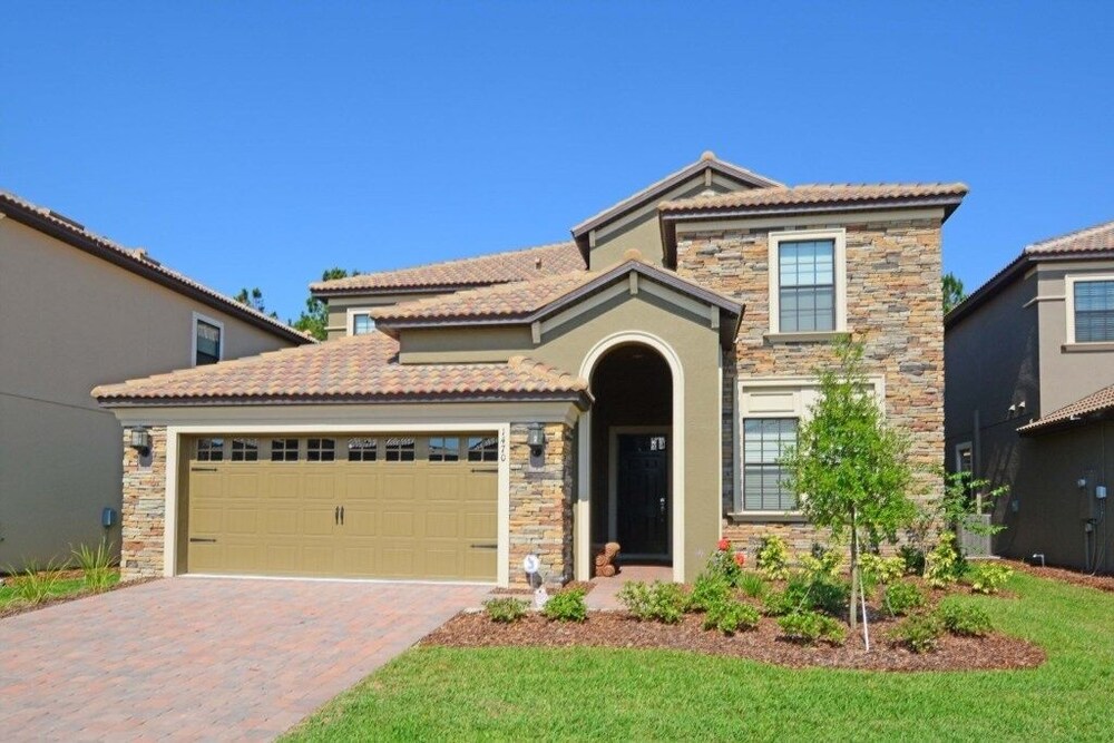 Resort Community Large Private Pool Free Wifi Game Room No Rear Neighbors 6 Bedroom Home by RedAwning - photo 50