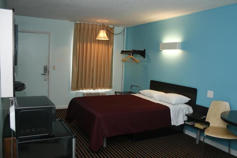 Relax Inn Motel - photo 9