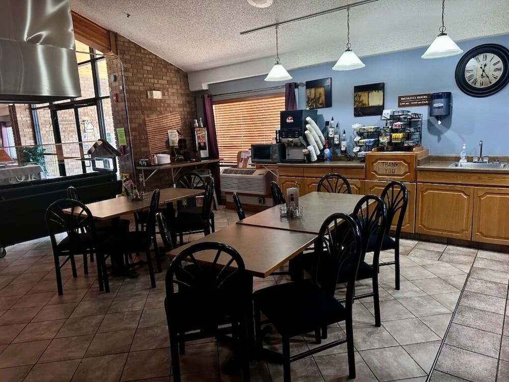 Fossil Creek Hotel And Suites - photo 30