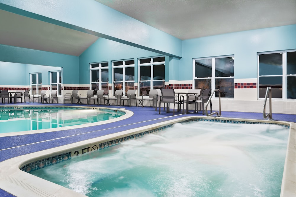 Holiday Inn Express & Suites Columbus Airport East by IHG - photo 32