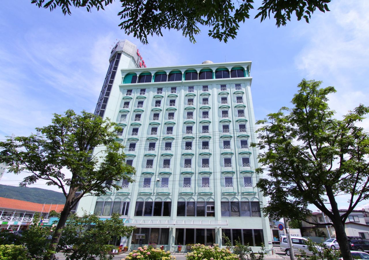 Suwa Lake Side Hotel in Suwa, Japan