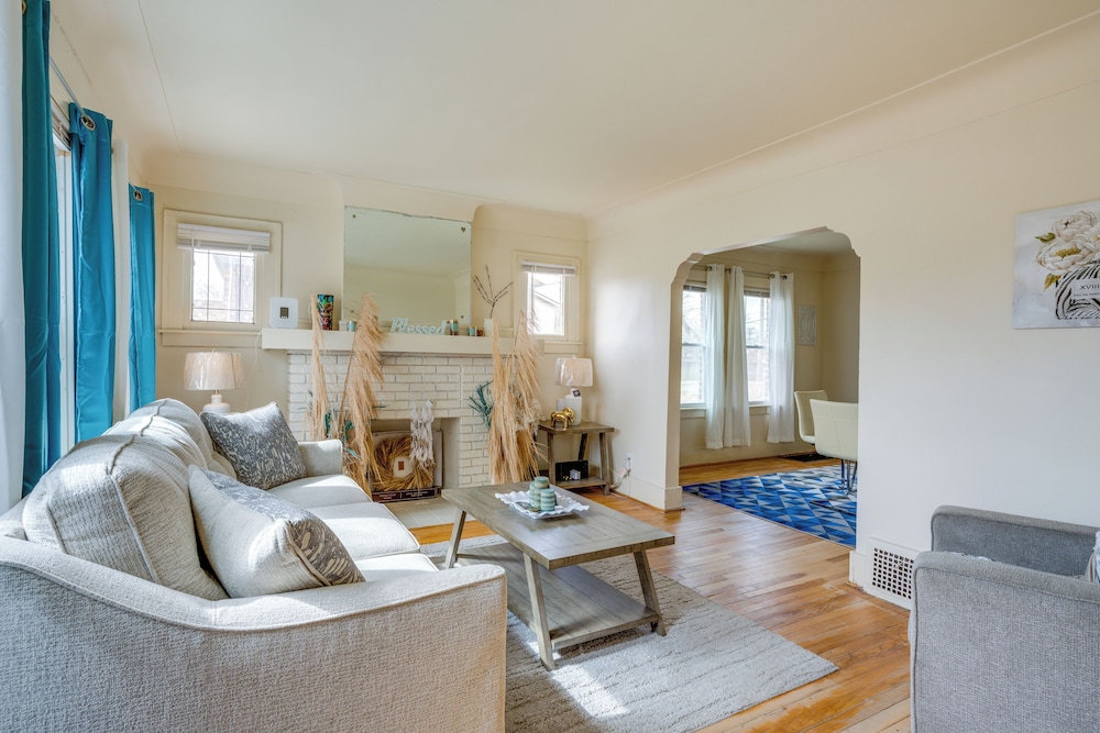 Pet friendly Detroit Stay Near Motown & DIA — 4-Star Luxury Hotel in Detroit, United States