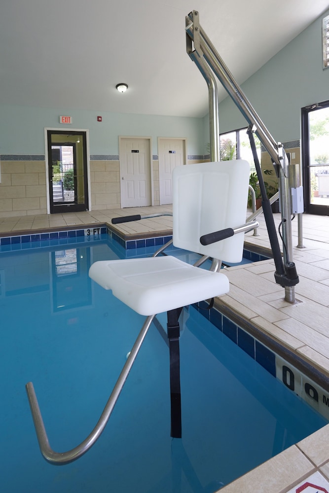 Holiday Inn Express & Suites Birmingham South Pelham by IHG - photo 19