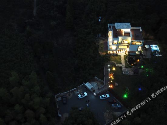 Junyue Shanju Hotel Mount Mogan in Deqing, People's Republic of China