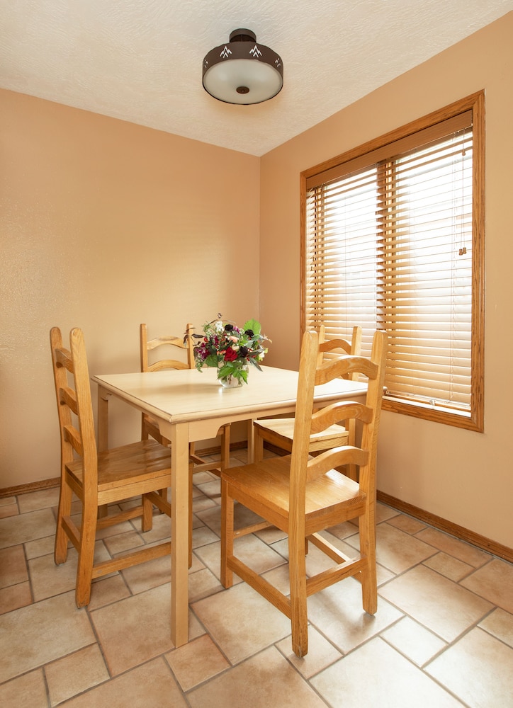 Flat Creek Inn - photo 21