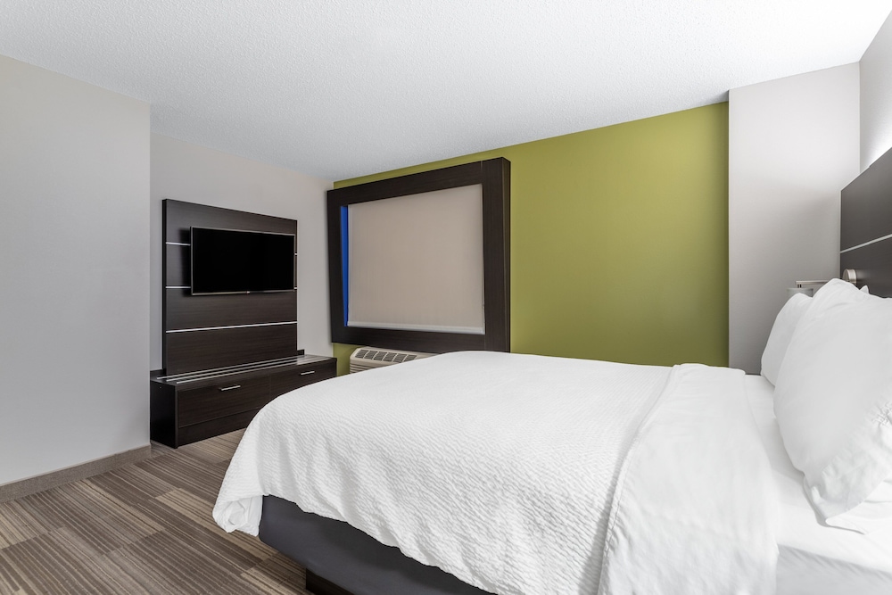 Holiday Inn Express & Suites Vadnais Heights by IHG - photo 8